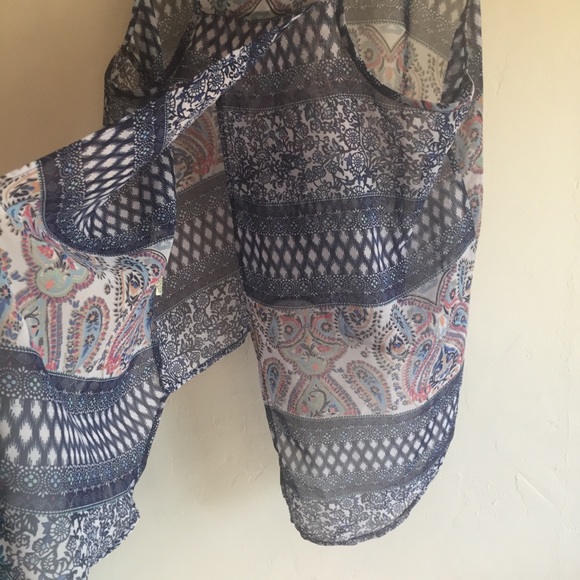 Speed Limit • Chiffon split back tank - Picture 4 of 6